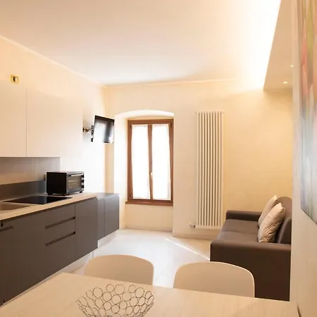 Flower Apartment *